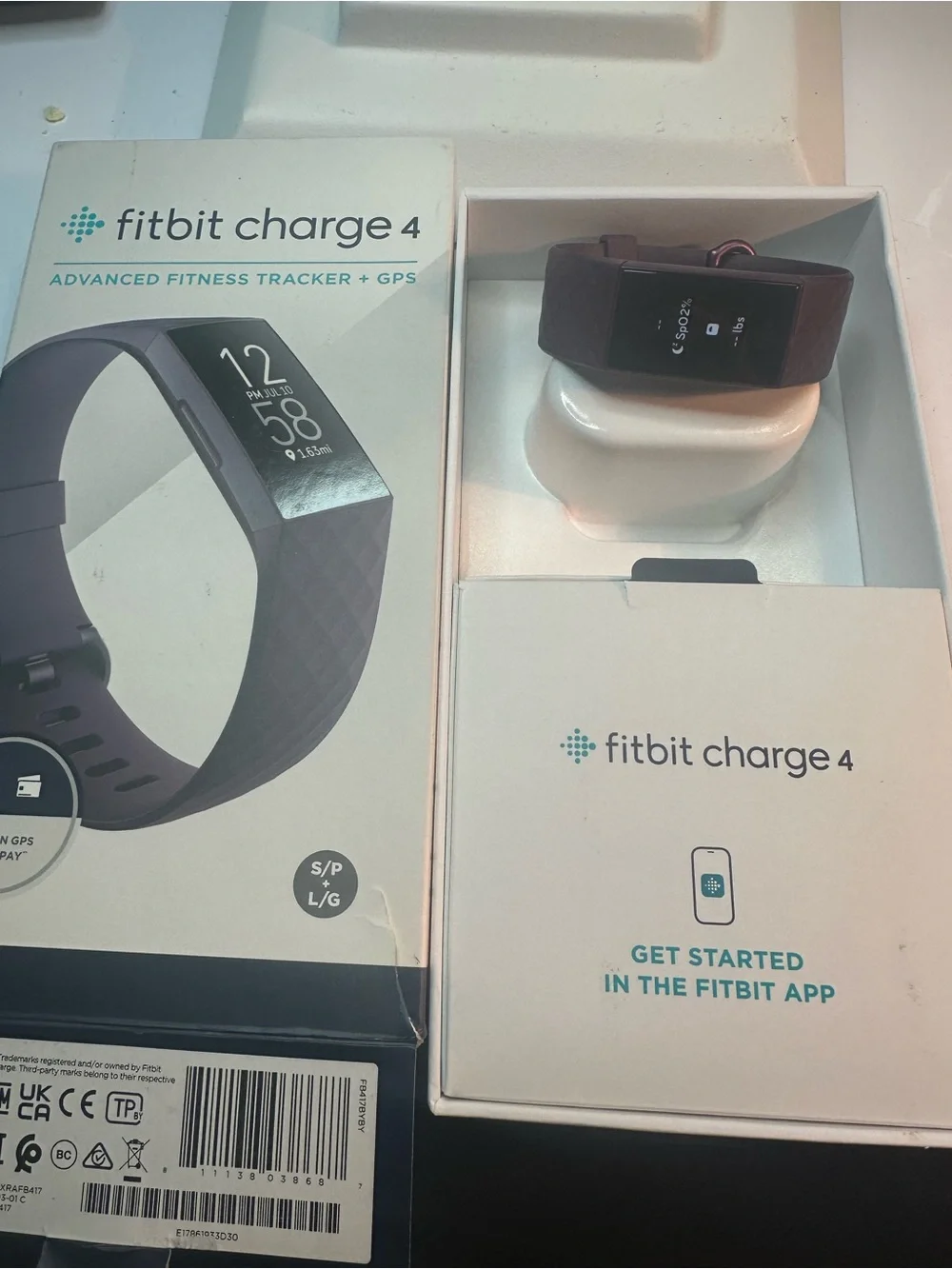 Fitbit Charge 4 Fitness Tracker - purple New